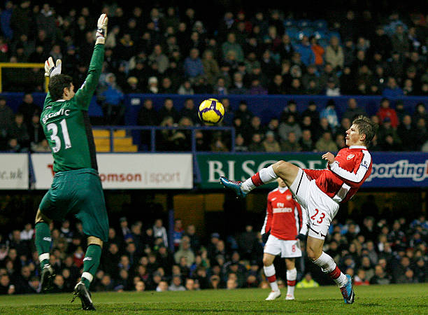 赛场上创造 赛场上创造