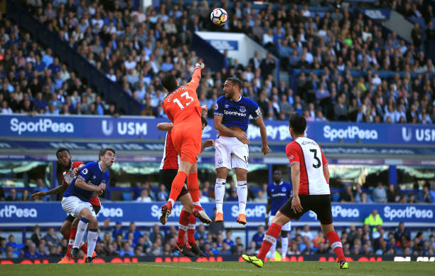 她再次登上 她再次登上