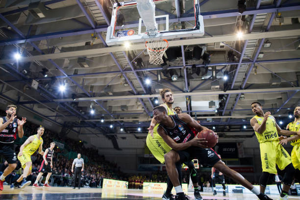 米蛙泳预赛 米蛙泳预赛